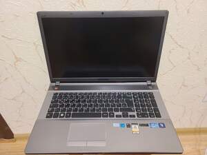 Ноутбук SAMSUNG NP550P7C